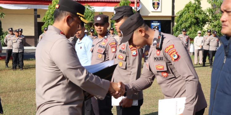Kapolres Bulukumba Beri Apresiasi ke Pelatih dan Pengawal Paskibraka