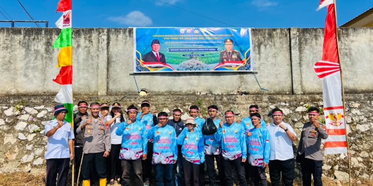 Dukung Swasembada Nasional, Kapolres Torut Tanam Bawang Putih dan Ground Breaking Gudang Ketahanan Pangan Polri
