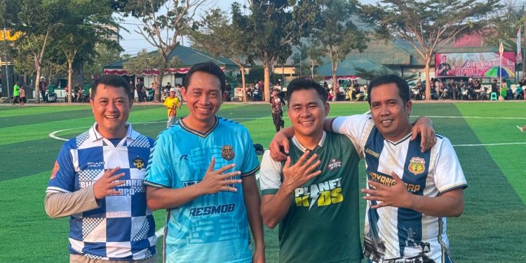 Kapolres Luwu, Lutra, Palopo bersama Dandim 1403 Perkuat Sinergitas Lewat Friendly Match