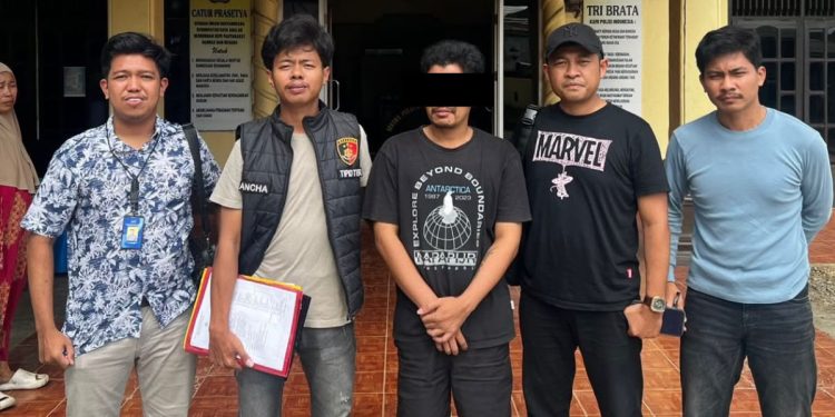 Polres Selayar Tuntaskan Kasus Penipuan Online Berkedok MiChat, Tersangka Diserahkan ke Jaksa