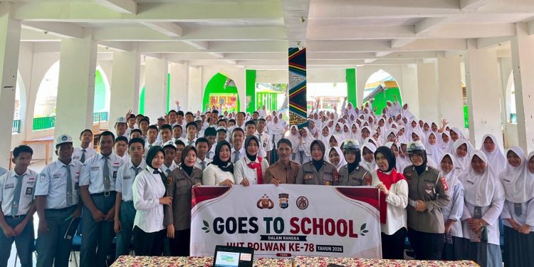 Jelang Hari Jadi ke-78 Polwan RI, Personel Polres Bulukumba Edukasi Pelajar Melalui Police Go to School