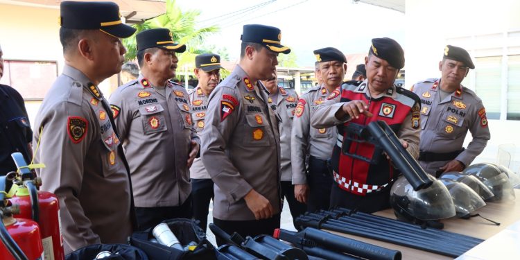 Usai Pimpin Apel Jam Pimpinan, Kapolres Palopo Cek Kesiapan Dalmas