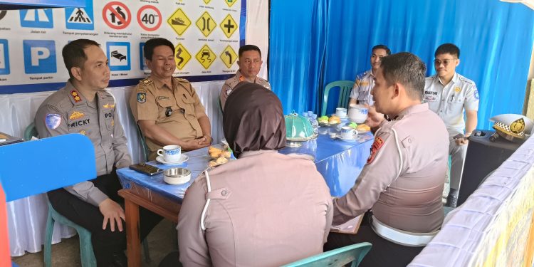 Dit Lantas Polda Sulsel Gelar Monev Kampung Tertib Lalin di Lembang Nonongan Toraja Utara