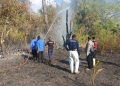 Kapolres Kepulauan Selayar Kerahkan Personel Padamkan Kebakaran Lahan di 3 Lokasi