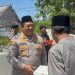 Jumat Berkah, Kapolres Selayar Berbagi ke Jemaah Masjid Nurul Amin dan Pengguna Jalan
