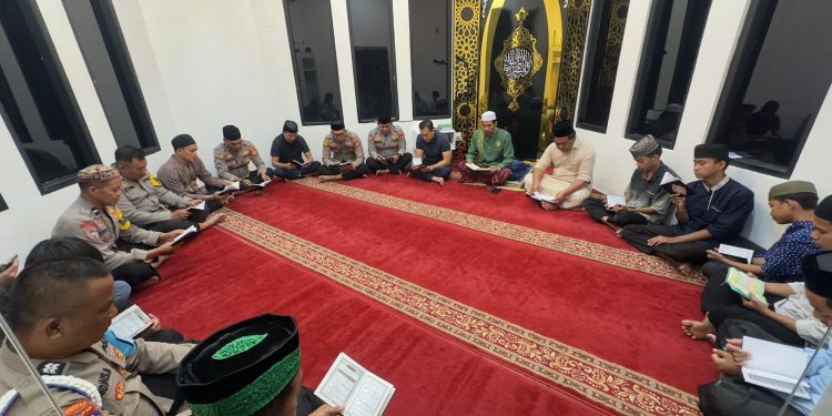 Perkuat Iman dan Sinergi, Polsek KPN Polres Parepare Gelar Binrohtal di Mushollah Nur Qolby