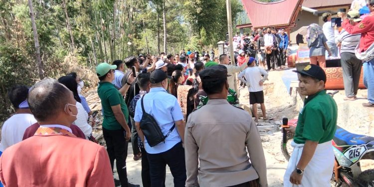 Kapolsek Rindingallo Pimpin Monitoring dan Pengamanan Tradisi Ma’nenek di Pangala’