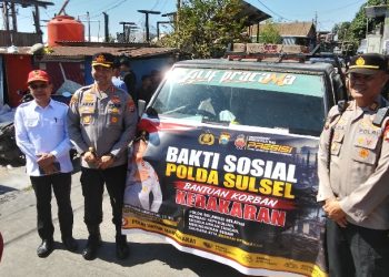 Kapolrestabes Makassar Serahkan Ratusan Bantuan Kapolda Sulsel ke Korban Kebakaran di Tallo