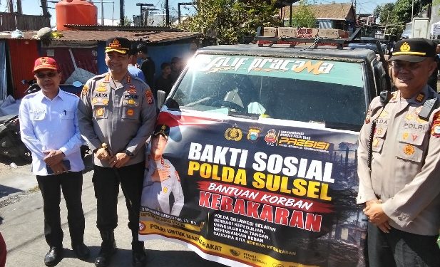 Kapolrestabes Makassar Serahkan Ratusan Bantuan Kapolda Sulsel ke Korban Kebakaran di Tallo