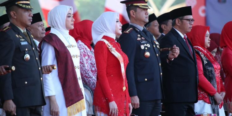Kapolrestabes Makassar Hadiri Upacara Pengibaran Bendera Merah Putih di Karebosi