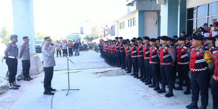 Kapolrestabes Makassar Pimpin Apel Pengecekan Kesiapan Pengamanan Nonton Konser