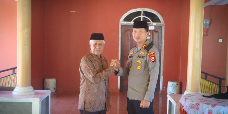 Merawat Marwah Adat, Kapolres  Luwu Pererat Silaturahmi dengan Opu Maddika Bua
