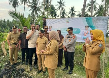 Kapolres Soppeng Hadiri Penyerahan 10 Mesin Pompa Air Bagi Kelompok Tani