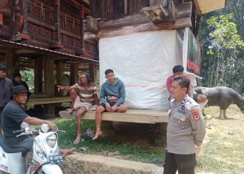 Cegah Kebakaran, Personel Polsek Tondon Nanggala Imbau Warga Bijak Sikapi Dampak El Nino