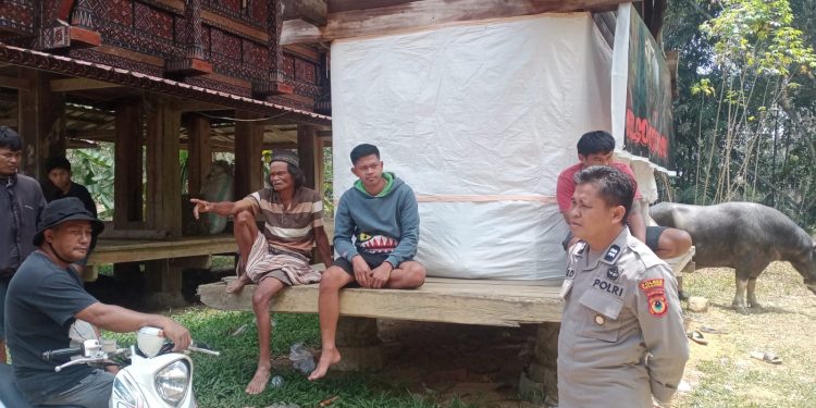 Cegah Kebakaran, Personel Polsek Tondon Nanggala Imbau Warga Bijak Sikapi Dampak El Nino