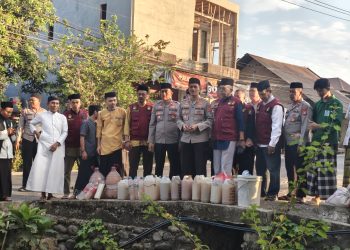 Kapolresta Gowa Musnahkan 500 Liter Minuman Keras Jenis Ballo