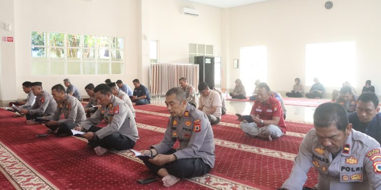 Perkuat Keimanan dan Karakter Humanis, Personel Polres Wajo  Gelar Binrohtal