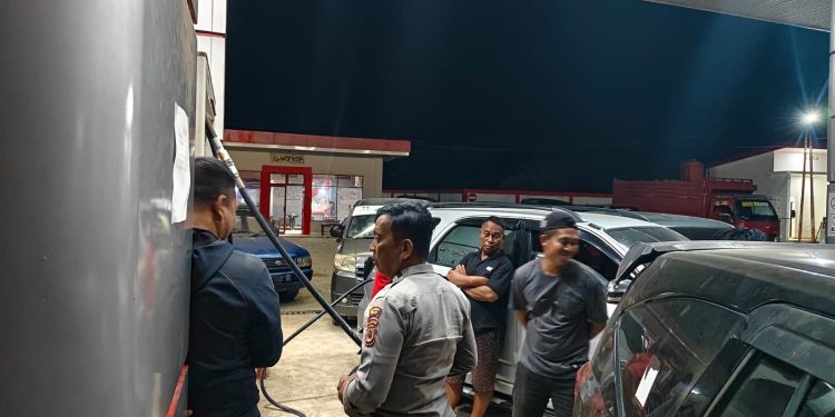 Cegah Gangguan Kamtibmas di Malam Hari, Polsek Pitumpanua Intensifkan Patroli