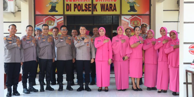 Kapolres Palopo Kunker ke Polsek Wara, Tekankan Disiplin dan Kamtibmas