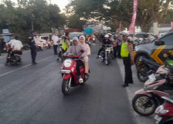 Satlantas Polres Jeneponto Gatur Lalin Dalam Rangka Pengamanan Turnamen Sepak Bola Gubernur Cup