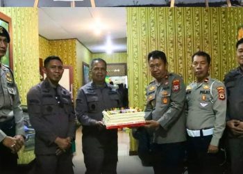 Sinergitas Polri dan Kejaksaan, Waka Polres Pinrang Beri Kejutan di HUT Kejaksaan RI ke-81