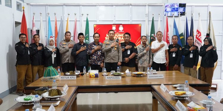 Kapolres Luwu Perkuat Sinergi dengan KPU, Dorong Pemutakhiran Data Pemilih yang Akurat