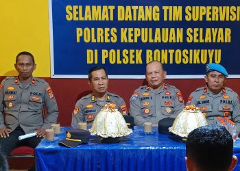 Perkuat Pelaksanaan Tugas dan Tingkatkan Kinerja Polsek Jajaran, Polres Selayar Laksanakan Supervisi