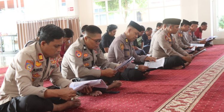 Perkokoh Iman dan Karakter, Kapolres Wajo Yasinan dan Dzikir Bersama Personel di Masjid At-Taqwa