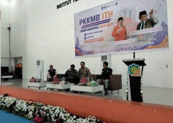Kasat Binmas Polres Parepare Beri Materi Kesadaran Hukum ke Mahasiswa Baru ITH