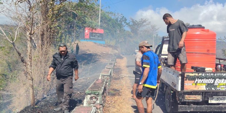 Kebakaran Lahan di Tana Tappu Selayar Berhasil Dipadamkan, Kapolres Imbau Warga Untuk Waspada