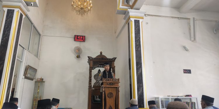 Jadi Khatib Shalat Jumat, Kapolres Tana Toraja Sampaikan Pesan Kamtibmas
