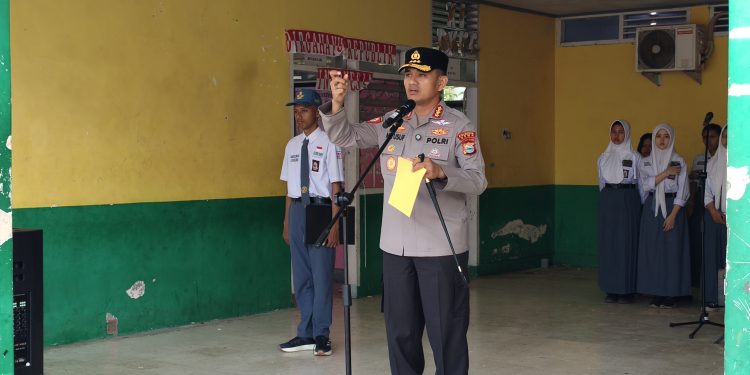 Jadi Irup di SMKN 2 Sungguminasa, Kapolresta Gowa: Jadilah Generasi Yang Cerdas