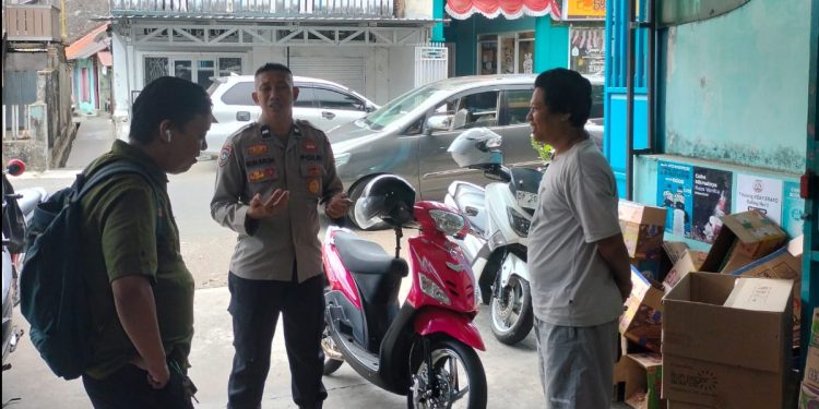Door to Door di Labukkang! Sat Binmas Parepare Imbau Warga Tertib di Jalan dan Waspada Kebakaran