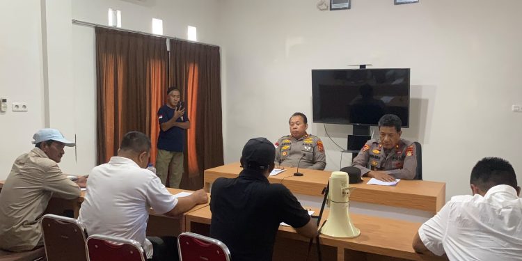 Waka Polres Selayar Terima Audiensi Aliansi Rakyat Menggugat, Bahas Masalah BBM
