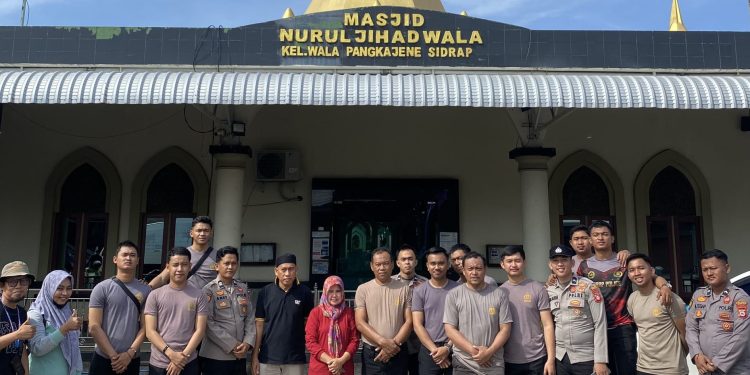 Kapolres Sidrap Ajak Jajaran Bersihkan Masjid Lewat Gerakan Asri