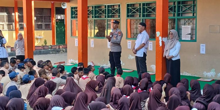 Cegah Anak Terjerumus Narkoba, Sat Binmas Polres Parepare Edukasi Siswa SMPN 10