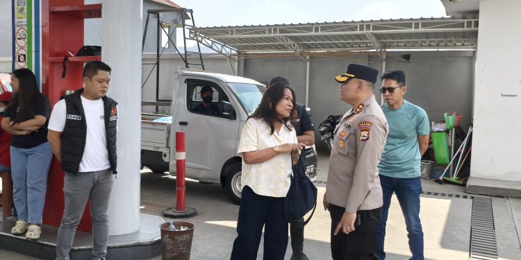 Pastikan Distribuasi BBM Berjalan Sesuai Ketentuan, Kapolres Toraja Utara Tinjau SPBU