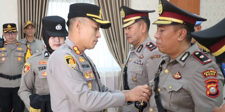 Kapolres Maros Pimpin Sertijab Waka Polres dan Kapolsek Tompobulu