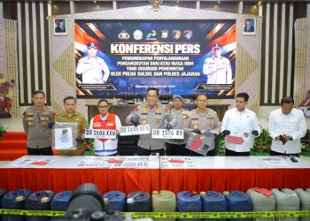 Kapolda Sulsel Rilis Kasus Penyalahgunaan BBM Bersubsidi, 17 Orang Ditetapkan Tersangka