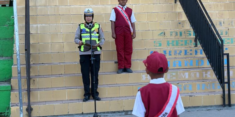 Melalui Police Goes To School, Personel Sat Lantas Polres Parepare Beri Edukasi ke Pelajar