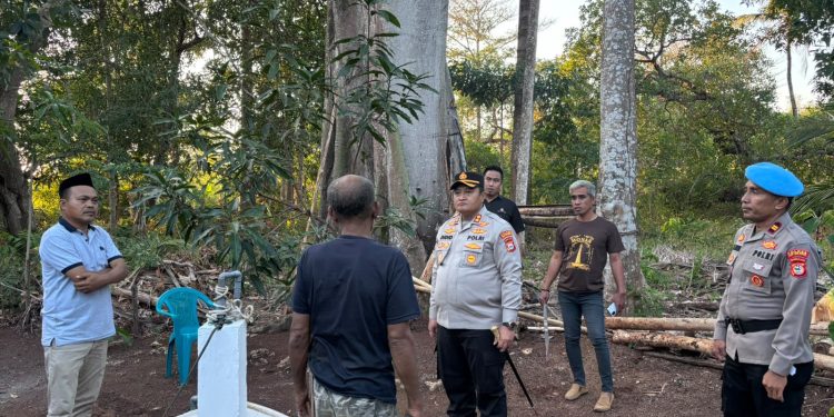 Kapolres Selayar Cek Sumur Bor di Bontomatene, Pastikan Ketersediaan Air Bersih Untuk Warga di Musim Kemarau