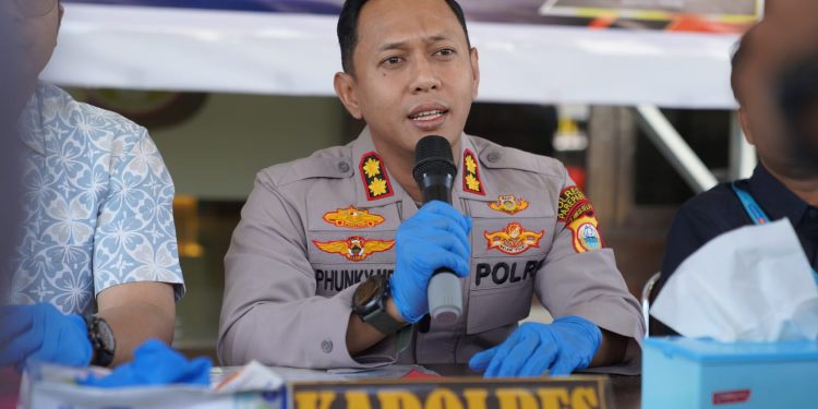 Kapolres Parepare Rilis Hasil Ungkap Penyalahgunaan BBM, 2 Mobil dan 700 Liter Pertalite Diamankan