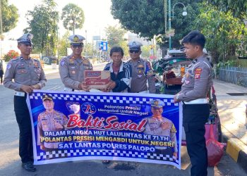 Peduli Sesama, Kasat Lantas Polres Palopo Pimpin Bakti Sosial Untuk Masyarakat