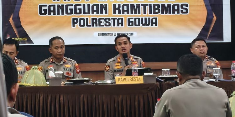 Kapolresta Gowa Pimpin Langsung Anev Mingguan Personel