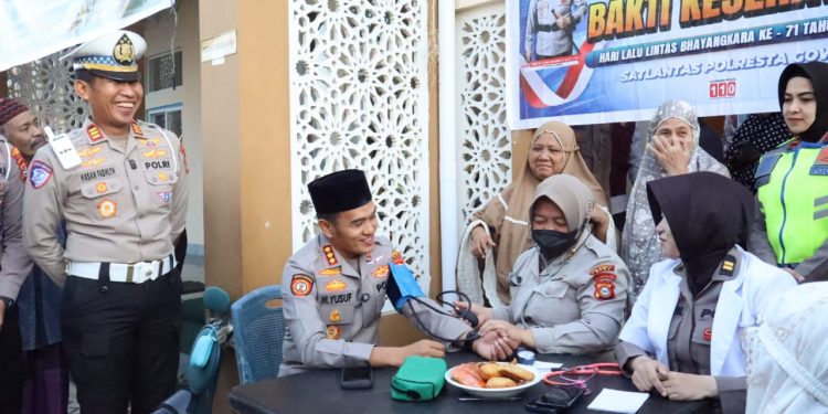 Dalam Rangka HUT Lalu Lintas ke-71, Satlantas Polresta Gowa Gelar Bakti Kesehatan