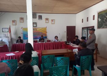 Bhabinkamtibmas Polsek Sesean Hadiri Musrenbang di Lembang Sesean Matallo