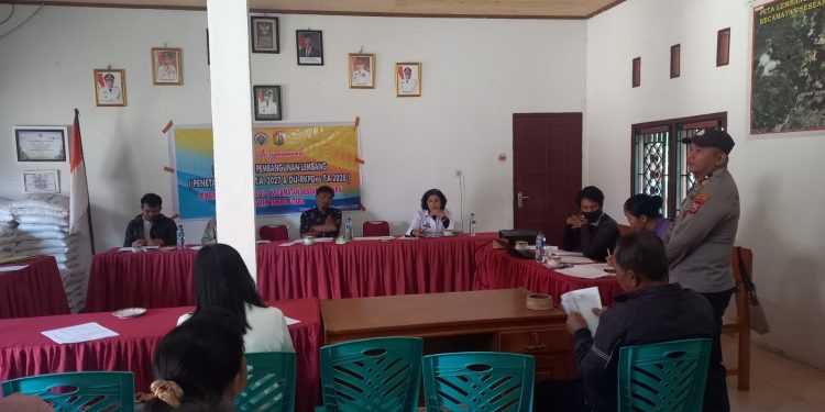 Bhabinkamtibmas Polsek Sesean Hadiri Musrenbang di Lembang Sesean Matallo