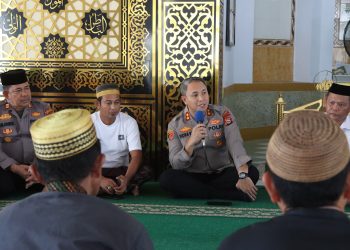 Kapolres Sidrap Serahkan Bantuan Sumur Bor Untuk Masjid Darul Abrar Teteaji