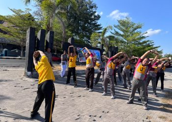 Personel Polsek Polres Selayar di Wilayah Pulau Gelar Kesamaptaan Jasmani Semester II Secara Mandiri