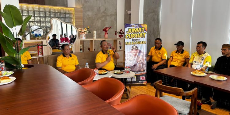 Jumat Curhat di Lalabata Rilau, Kapolres Soppeng Serap Aspirasi dan Perkuat Kolaborasi Jaga Kamtibmas